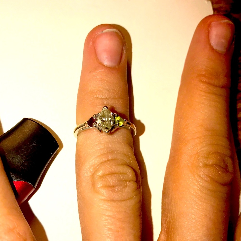 Antique/Vintage Diamond women’s ring from 1905!